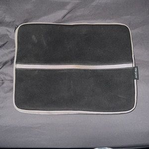 Laptop sleeve